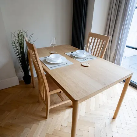 Scandi Style Garden #1 With Parking Permit דירה בריסטול